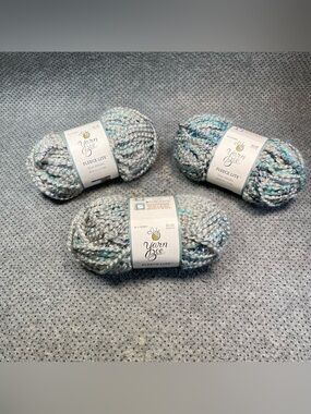 New Yarn Bee Fleece Lite Yarn (Grey)  Blue Streaks Lot of 3 Skein